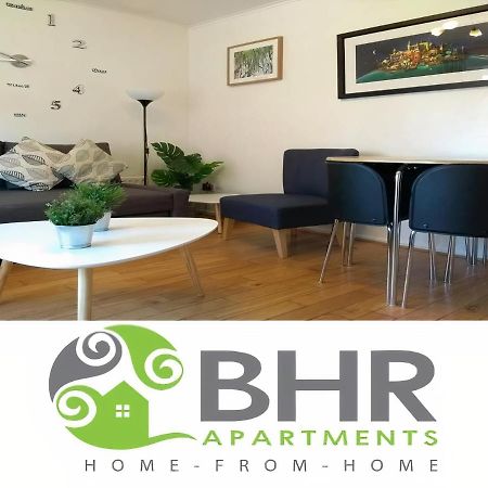 Very Central Location- Free Parking - 2 Bedrooms Belfast Buitenkant foto