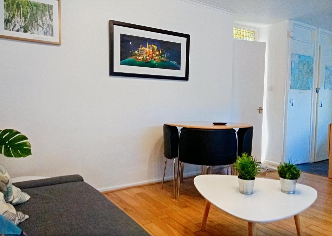 Very Central Location- Free Parking - 2 Bedrooms Belfast Buitenkant foto