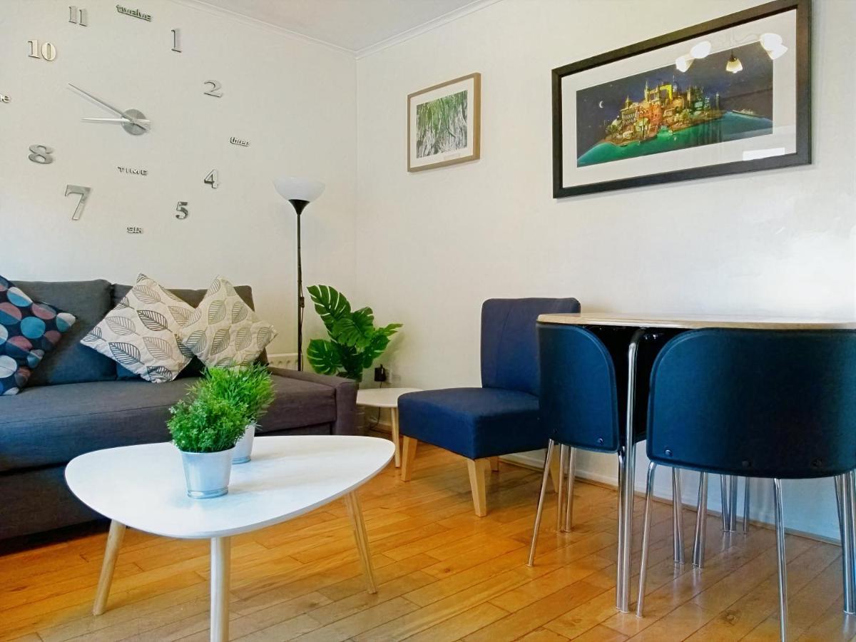 Very Central Location- Free Parking - 2 Bedrooms Belfast Buitenkant foto