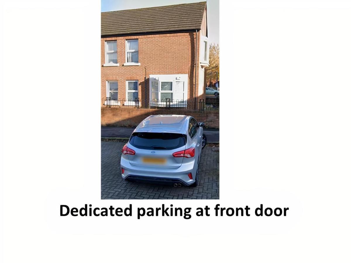 Very Central Location- Free Parking - 2 Bedrooms Belfast Buitenkant foto