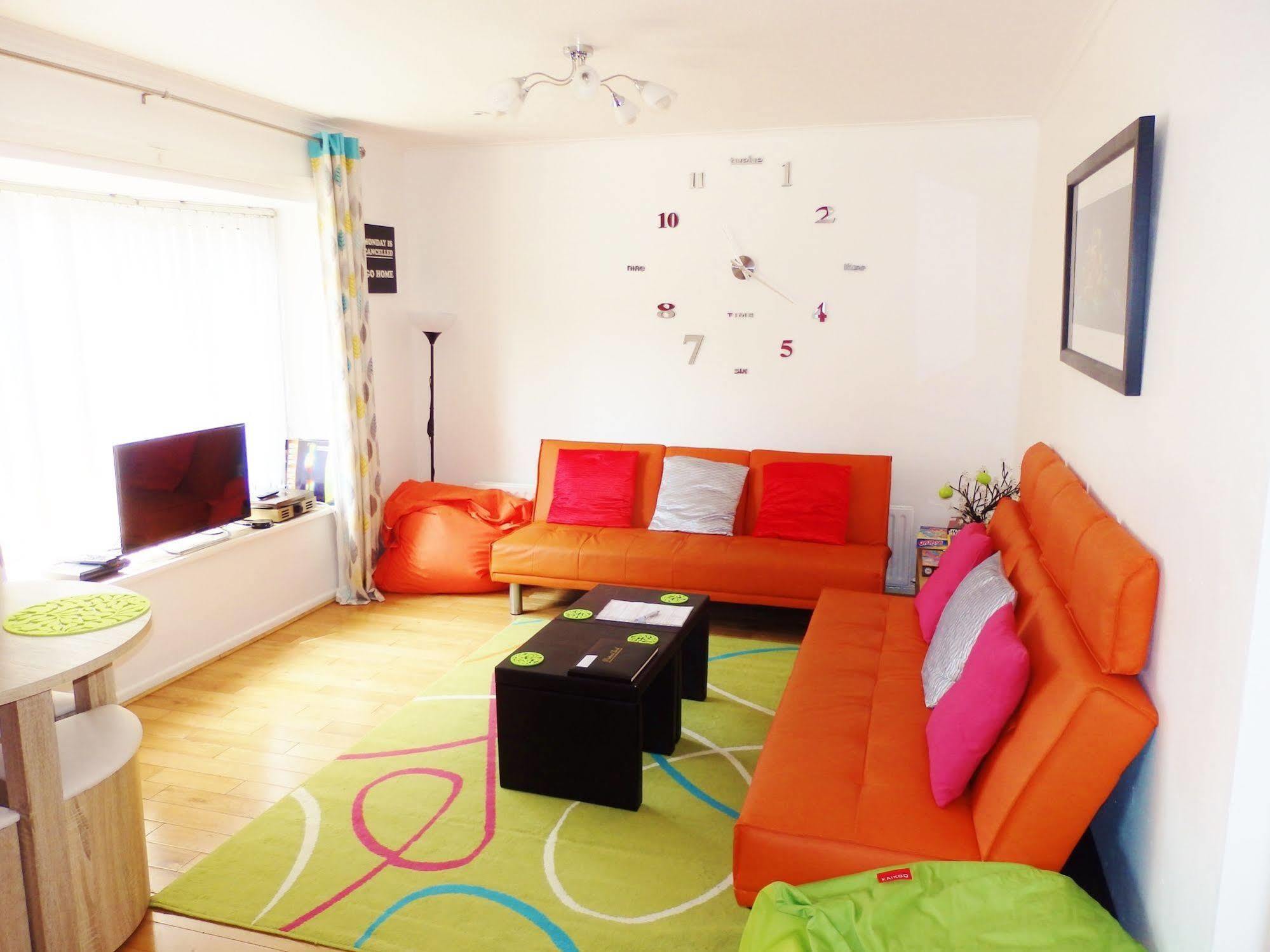 Very Central Location- Free Parking - 2 Bedrooms Belfast Buitenkant foto