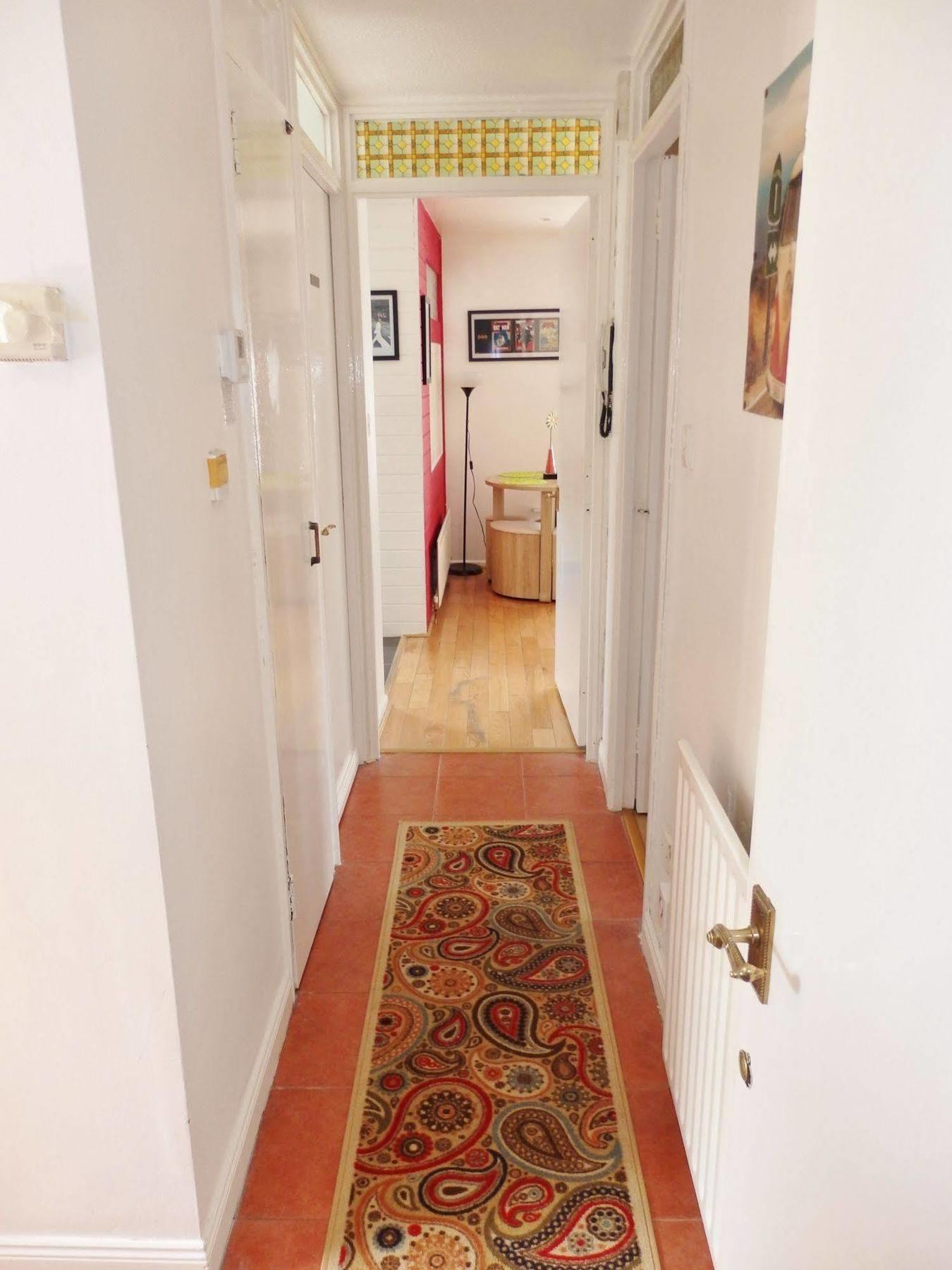 Very Central Location- Free Parking - 2 Bedrooms Belfast Buitenkant foto