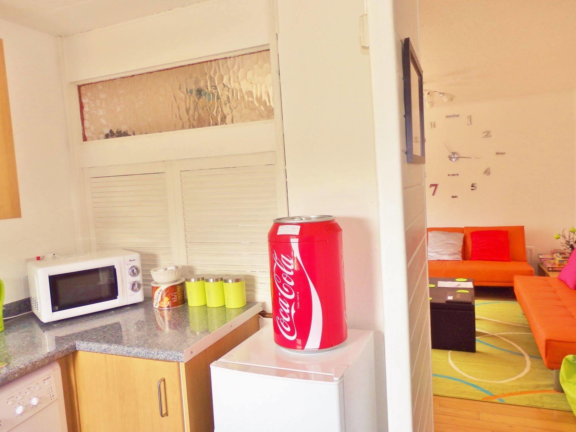 Very Central Location- Free Parking - 2 Bedrooms Belfast Buitenkant foto