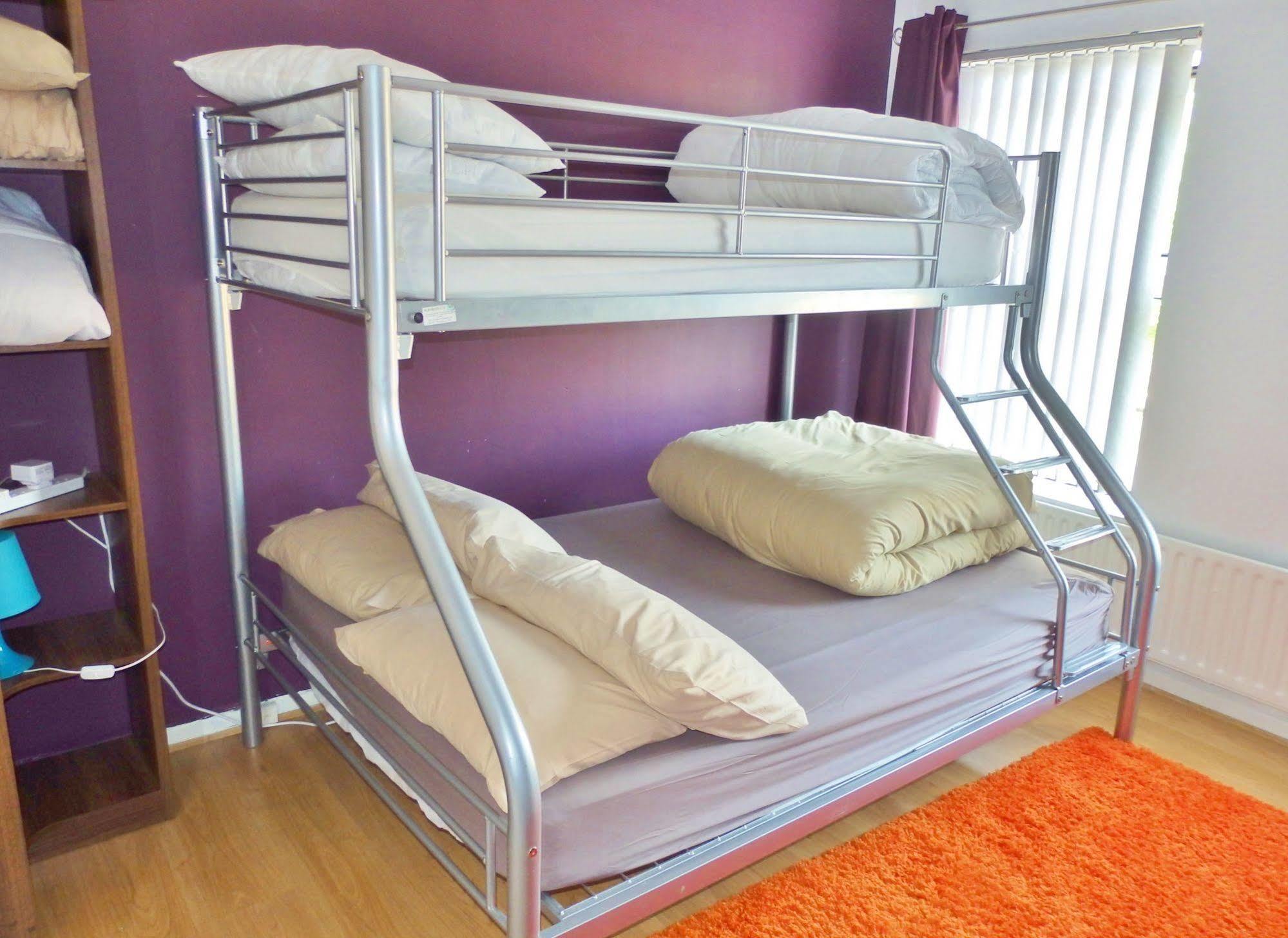 Very Central Location- Free Parking - 2 Bedrooms Belfast Buitenkant foto
