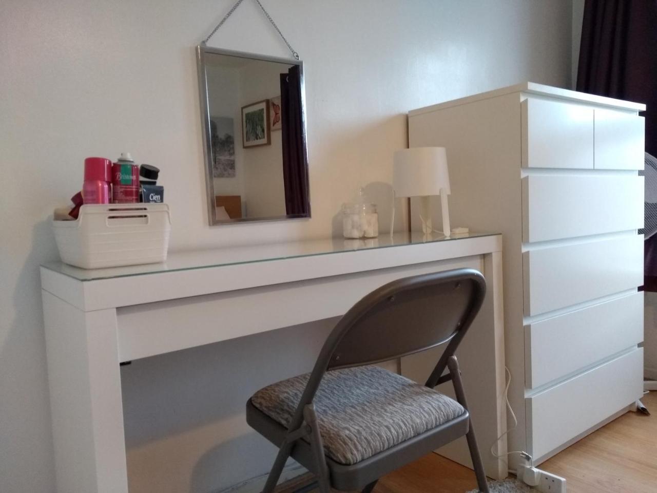 Very Central Location- Free Parking - 2 Bedrooms Belfast Buitenkant foto