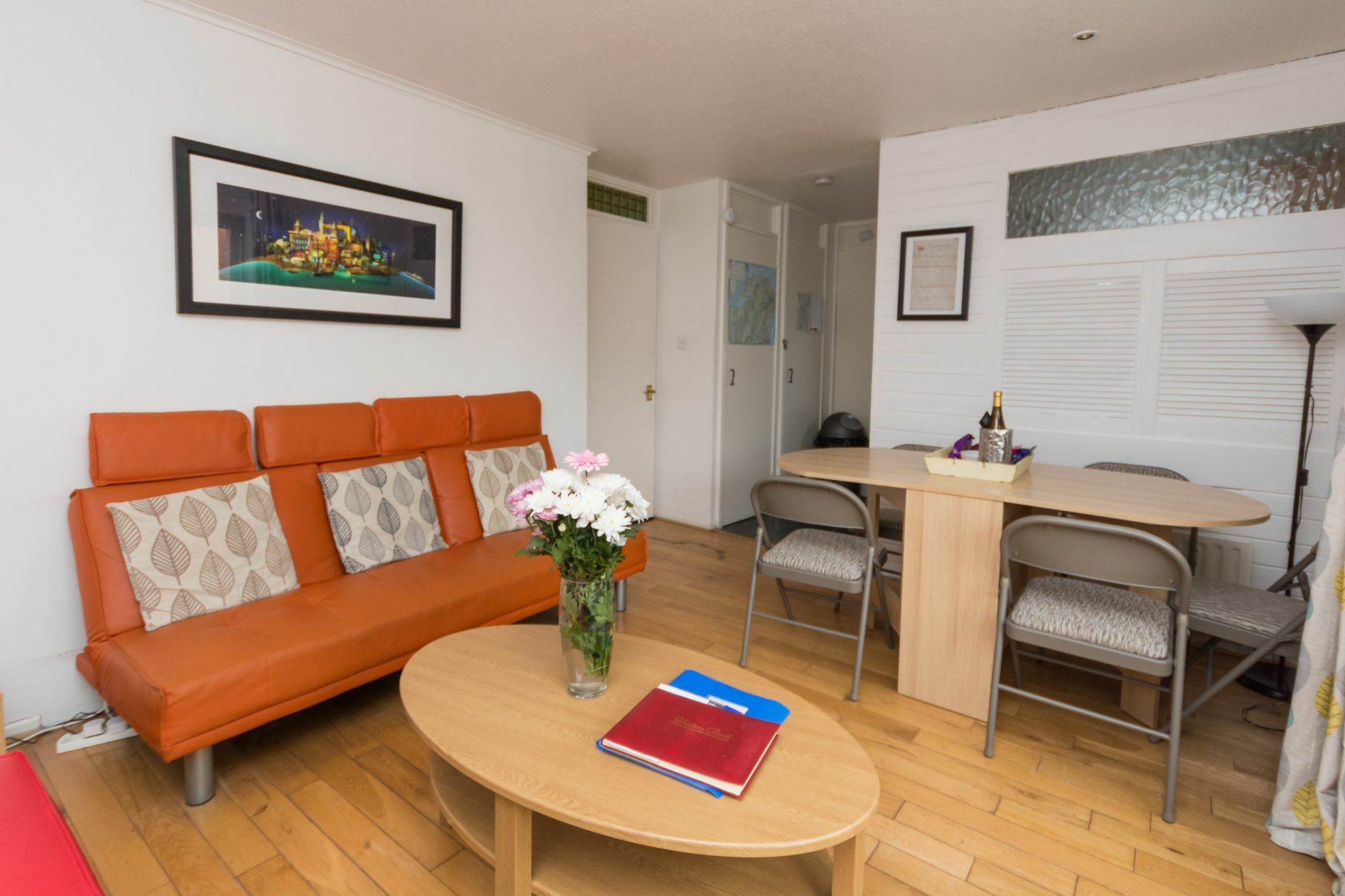 Very Central Location- Free Parking - 2 Bedrooms Belfast Buitenkant foto