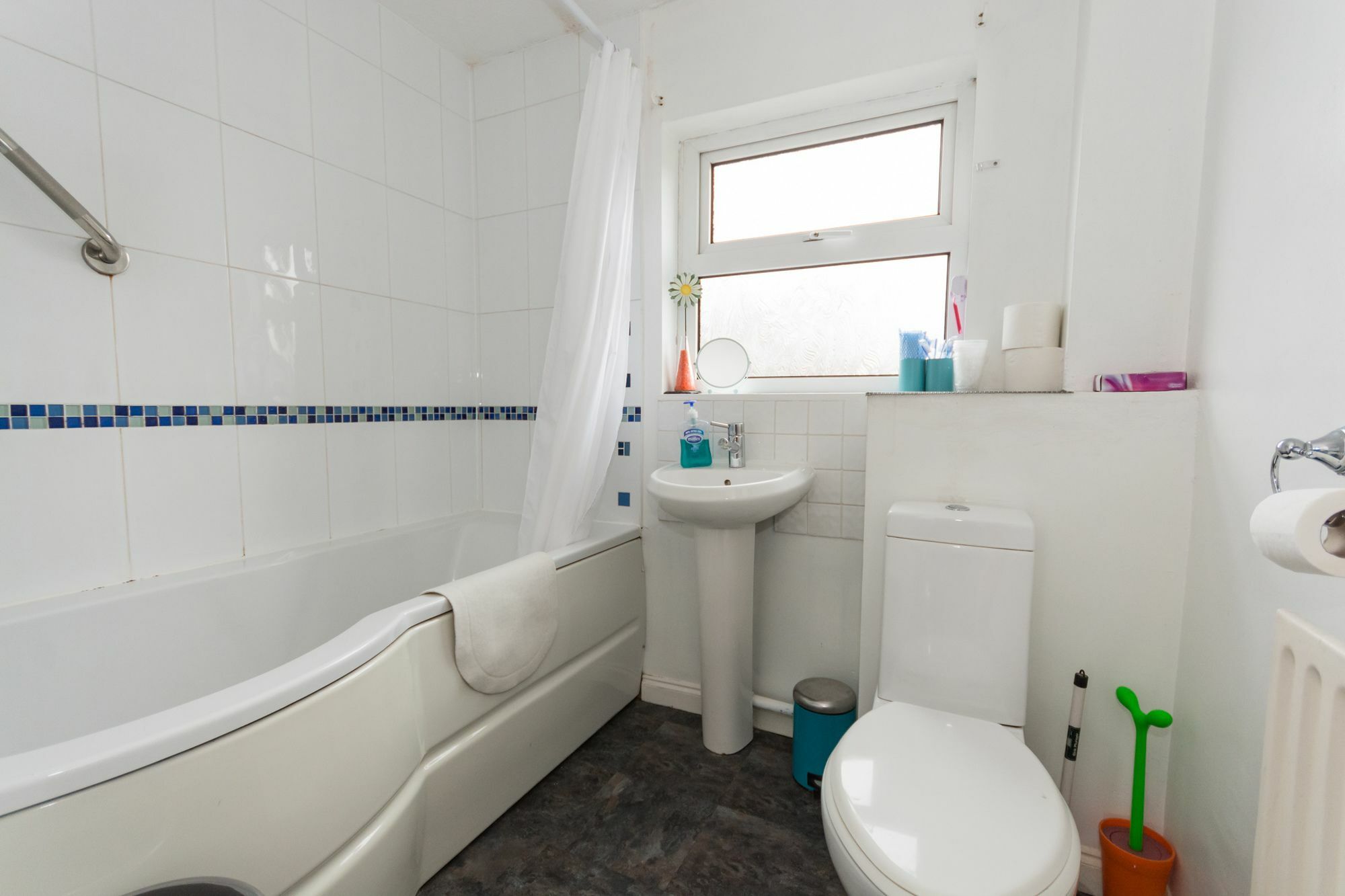 Very Central Location- Free Parking - 2 Bedrooms Belfast Buitenkant foto